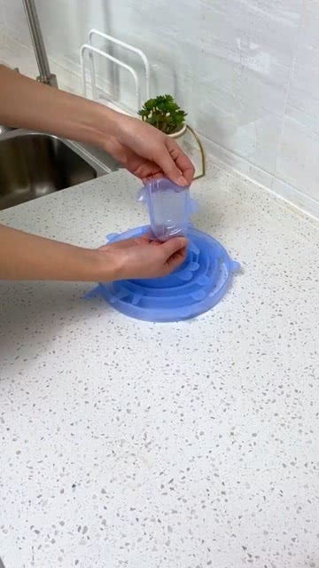 老婆買的這個保鮮蓋不錯,食品硅膠材質,干凈衛(wèi)生無異味